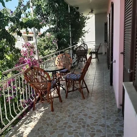 Tina Apartment Omiš