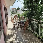 Tina Apartamento Omiš