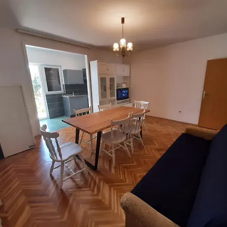 Apartment Tina *