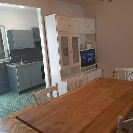 Apartment Tina Omis